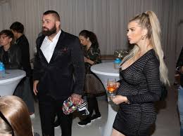 Bedlivě sleduju kauzu vémola, lela a lulu a nenávidím se za to. Galerie Karlos Vemola Je Otcem Jeho Partnerka Lela Ceterova Porodila Dceru Foto 3 Maminka Cz