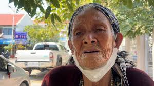 សកម្មជនដីធ្លីបឹងកក់ទាមទារឱ្យអាជ្ញាធរដោះលែងកូនស្រីវិញ, ---,  សកម្មជនដីធ្លីបឹងកក់លោកស្រី ង៉ែត ឃុន ហៅយាយ ម៉ាំមី  ទាមទារឱ្យអាជ្ញាធរដោះលែងកូនស្រីឈ្មោះ អេង សុខា វិញ។ លោកស្រី អេង សុខា ...