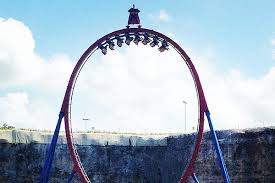 Es la roller coaster favorita de todos los pequeños amantes de la adrenalina. Superman Krypton Coaster