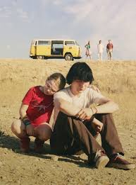 My Favorite Scene In This Film She Does Nothing More Than Lay Her Head On His Shoulder And He Gives In And Returns To The Family Film D Amour Film Movie Film