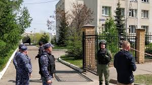 В казани после нападения на гимназию №175 введен режим контртеррористической операции. Mi20w9 P7q20cm