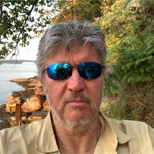 Bradley Desmarais's Instagram, Twitter & Facebook