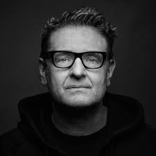 Die OpenAI-Pixar-Warhol-Bilder und KI-aufgebrezelten Posts, die man seit  ein paar Tagen am laufenden Band sieht, fühlen sich an, als wenn jetzt  jeder Inhaber seiner eigenen Kreativ- und Textagentur…