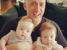 Astro do filme minha mãe é uma peça, paulo gustavo fez uma declaração linda aos filhos pequenos. Paulo Gustavo Marido E Filhos Se Mudam Pra Mansao De R 15 Milhoes
