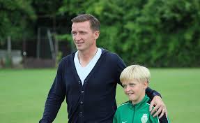 Mluví od srdce a neříká co lidi chtějí slyšet, ale co si myslí.👏👏. Vladimir Smicer Laska Ke Sportu Se Naucit Neda Dite Si Sport Najde Prazsky Fotbalovy Svaz
