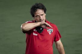 Fernando diniz silva (born 27 march 1974), known as fernando diniz, is a brazilian football manager and former player who played as a midfielder. Fernando Diniz Defende Tiago Volpi No Sao Paulo E Desabafa Sobre Massacre A Gabriel Sara Sao Paulo Ge