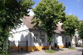 Bei wohnungsboerse.net finden sie eine große auswahl an häuser mieten in altlandsberg von privat & makler. Datei Altlandsberg Poststrasse 18 Jpg Wikipedia