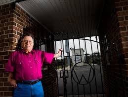 Longtime South Western football staple dies at 77