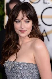 Dakota Johnson, Anne Hathaway mi yoksa onların aşk çocuğu Daisy Edgar-Jones  mu? : r/VindictaRateCelebs