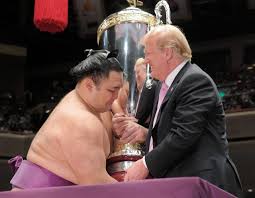 「トランプ大統領相撲観戦画像」の画像検索結果