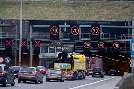 Voor actuele verkeersinformatie kan je steeds de website slim naar antwerpen raadplegen. Verkeerscentrum Verwacht Nog Hele Dag File Door Problemen Kennedytunnel De Morgen