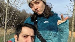Çok güzel hareketler 2 gürhan altundaşar kimdir,boyu kaç,merve dizdar, kilosu nedir, kaç yaşında. Merve Dizdar Gurhan Altundasar Dan Ask Pozu