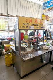 The rice noodle is fresh and exudes a springy texture and is snuggly soaked in the thick prawn paste, spicy chili sauce and a sprinkle of sesame seeds. Chee Cheong Fun Genting Cafe Island Glades Penang Crisp Of Life