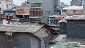 Jika di rumah masih menggunakan atap asbes, segera ganti dengan bahan lain yang lebih aman dan ramah anak seperti aluminium atau baja ringan. Membendung Bahaya Asbes Kumparan Com