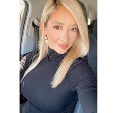 Hello! 😁 . . Dropping by to wish you a great weekend! What are your plans?  . As for me I am doing open houses, some appointments, and would like to  take