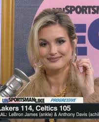 mob wife aesthetic? honey, it's a lifestyle. 🤌🏼🇮🇹🍷💅🏽💵