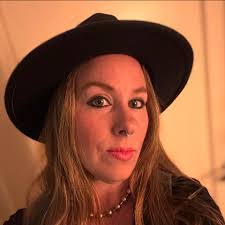 Michelle Ozan's Instagram, Twitter & Facebook