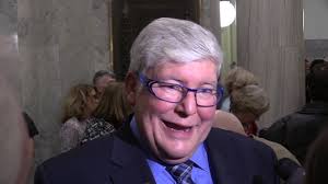 Graham Thomson: Portrait of perfect interim premier Dave Hancock unveiled  at legislature