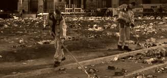 Questa foto di una piazza sporca non c'entra con la manifestazione delle  “sardine” a Roma | Pagella Politica
