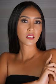 Hillary Medina's Instagram, Twitter & Facebook