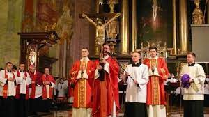 Liturgię odprawia ksiądz tadeusz ristau. Wielkopiatkowa Liturgia Meki Panskiej W Archikatedrze Lubelskiej Archidiecezja Lubelska