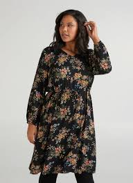 The zizzi brand is characterized by genuine passion for its customers and their needs. Zizzi Minikleid Grosse Grossen Damen Kleid Mit Blumenprint Und V Ausschnitt Online Kaufen Otto