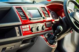 Genom att underhålla fordonets insida på samma sätt som du vårdar dess utsida garanterar du att bilen håller jämn. Vw T6 Transporter Interior Styling Accessories