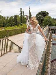 Dark Ivory Lace And Pattern Tinsley Modern Wedding Dress Size 8 M In 2021 Modern Wedding Dress Wedding Dress Sizes Wedding Dress With Detachable Skirt