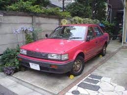 u11ブルーバードです 非sss それがまた魅力的 u12はまだ見かけるんですが さすがにu11は絶滅寸前ですね 生産は1983年 1987年 v6のマキシマは1990年まで なので さすがに古い この個体は後期モデルなんですけど それでも1985年以降なんですね もはや現在では