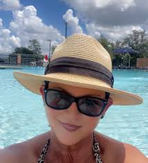 Looking for someone to replace my screen door and front door