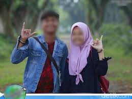 Gibby ‏ @gibbytheclown 31 мар. Cerita Viral Nya Video Porno Di Banyuwangi Berawal Dari Meme