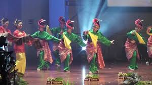 Zain bin ahmad penyanyi gadis jolobu acoustic cover oleh pelajar sekolah seni malaysia johor bahru sewaktu hari keusahawanan 2014. Sekolah Seni Johor Bahru Tarian India By Nurazlanhadi