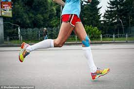 Tackle Runner S Knee With A Roll Of Dayglo Sticky Tape Running Injuries Olympic Runners Marathon Training Schedule