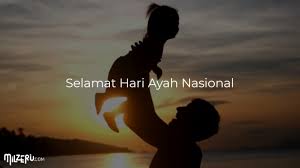 Ayah, yang tak banyak bicara dan terkesan tak peduli, tapi sesungguhnya yang ada didalam hatinya hanyalah kita. Selamat Hari Ayah Berikut Quote Yang Oke Untuk Dipakai Saat Hari Ayah Milzeru