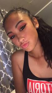 Kiana Robinson (@iFsyyy)