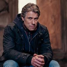Online exclusive doctor who thirteenth doctor sonic screwdriver with sound. Doctor Who John Bishop Erganzt Die Besetzung Der 13 Staffel Fernsehserien De