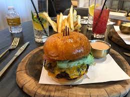 Aug 15, 2019 · all the more reason to see the insane dishes on the menu at his las vegas space at the linq. The Burger Is Only On The Lunch Menu Picture Of Gordon Ramsay Hell S Kitchen Las Vegas Tripadvisor