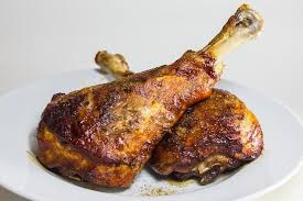 Salpimenta los muslos de pavo y enharínalos. Receta De Muslos De Pavo Al Horno