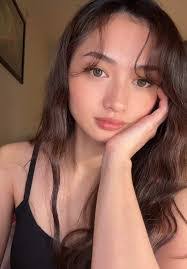 Nicole Wickline's Instagram, Twitter & Facebook