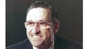 Malcolm Clark's Instagram, Twitter & Facebook