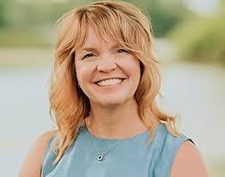 Lori Blaney's Instagram, Twitter & Facebook