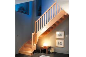 Néanmoins pour un modèle en bois simple (pin ou sapin), un escalier premier prix en kit acheté en magasin de bricolage vous coûtera environ 300 euros, hors. Escalier Bois Escalie Bois Metal Decouvrez 20 Escaliers En Bois Tres Tendance Cote Maison