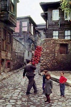 Nostalji fotoğrafları için 580 fikir | geçmiş zaman, tarihi evler, eski klasik fotoğraflar