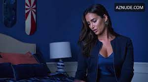 Donna Feldman Sexy film in The Oval - UPSKIRT.TV