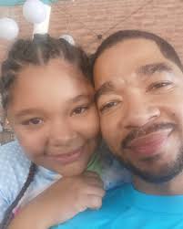 Hoy no es un día cualquiera, hoy es el día en que celebro la vida de dos de  los seres más importantes para mí: Candy y Montse. Candy, mi compañera de  vida