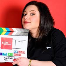 Julia Augustin zurück bei "AWZ": "Es ist wie nach Hause kommen"