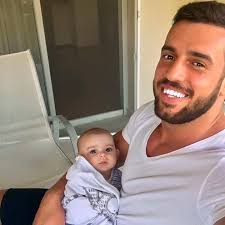 Participa la puterea dragostei convinsă fiind că aici își va găși jumătatea. Catalin De La Puterea Dragostei Dat De Gol De Ella Adevarul Despre Copiii Concurentului Yabbmusic Ro