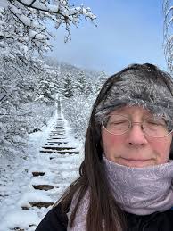 We decided to stay an extra night tonight and do the incline in the  morning. Where is the best parking? Or best place to stay, we haven't made  reservation for tonight so