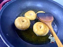 Resepi hari ni ialah resepi donut pandan gebu dan dijamin lembut dari pagi sampai ke malam. Cara Membuat Donut Gebu Paling Senang Hanya Uli Guna Tangan Aku Sis Lin