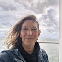 100+ 'Peggy De' profiles